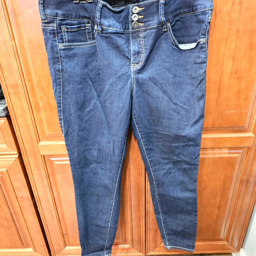 Torrid Dark-Wash Non-Distressed Jeggings #87